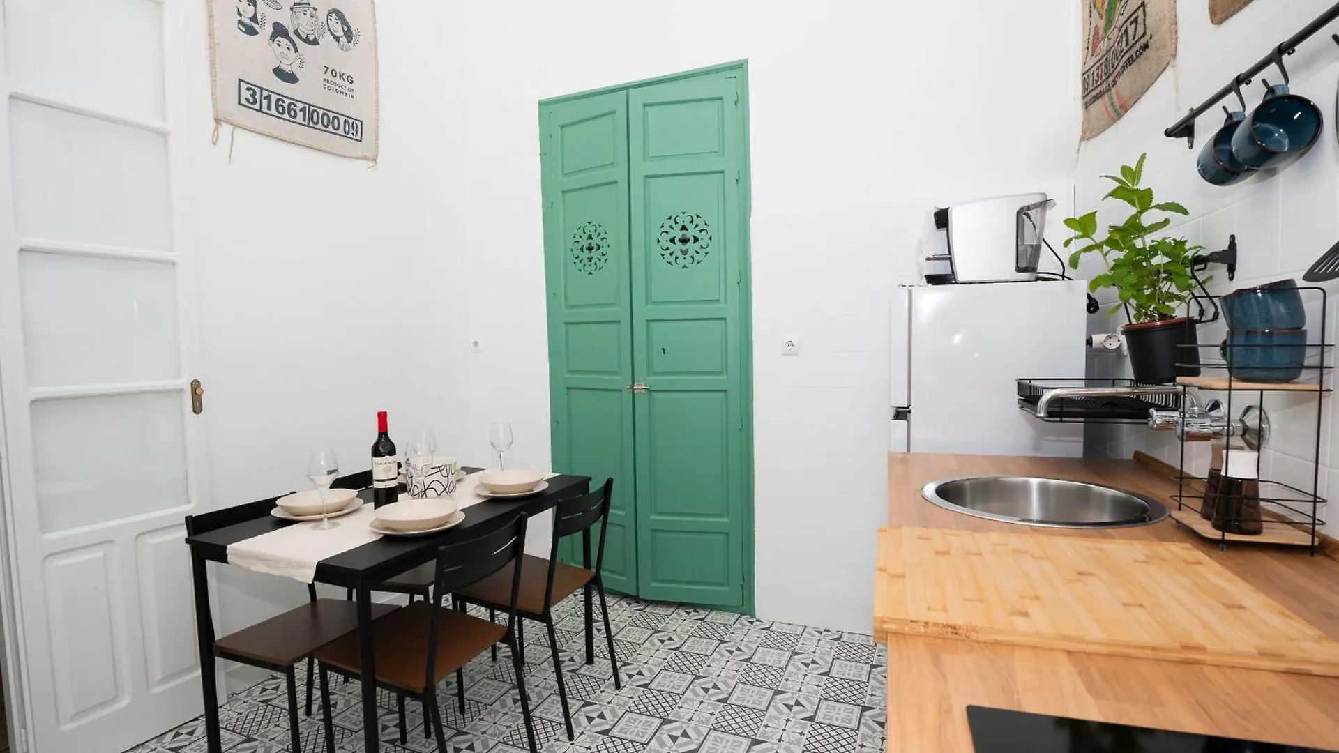 Apartment Petite California Dos De Mayo Seville