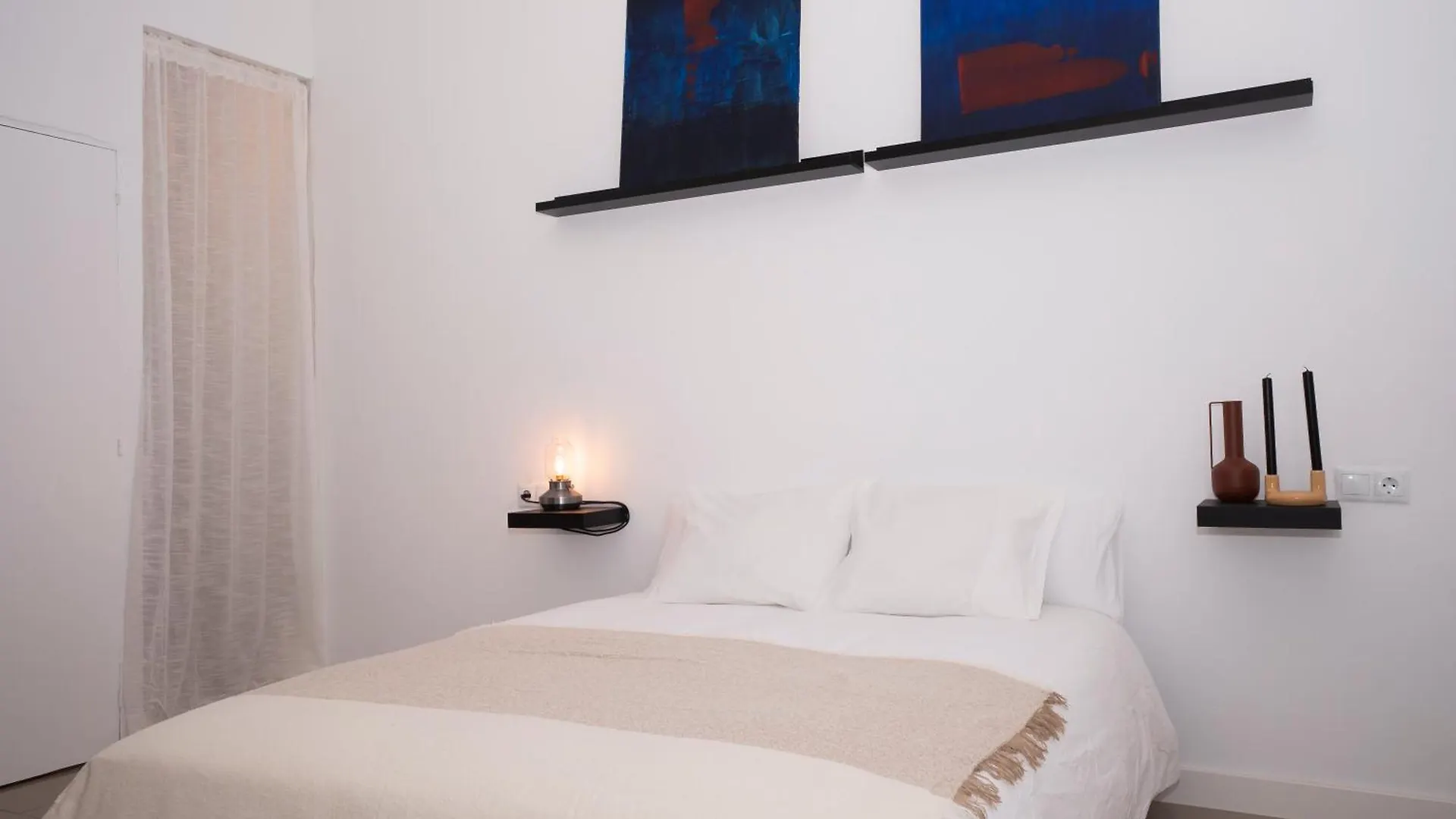 Apartment Petite California Dos De Mayo Seville Spain
